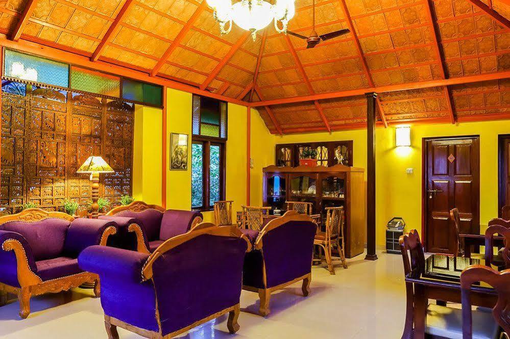 Chiramel Residency Lägenhet Kochi Exteriör bild